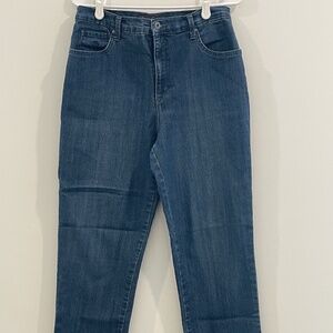 00010 Gloria Vanderbilt Women’s Jeans Size 12 Indigo‎ Straight